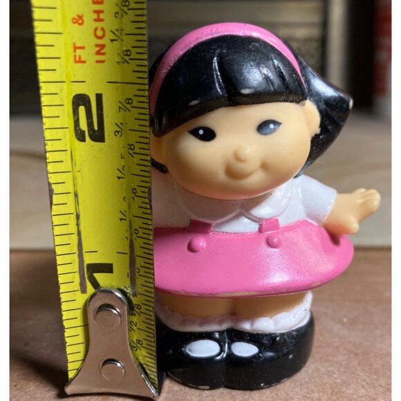 Fisher-Price Little People Sonya Lee Asian Girl Figure Pink Skirt 1997 - Picture 8 of 10